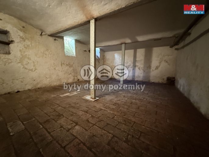 Prodej, Zemědělská usedlost, Chrášťany