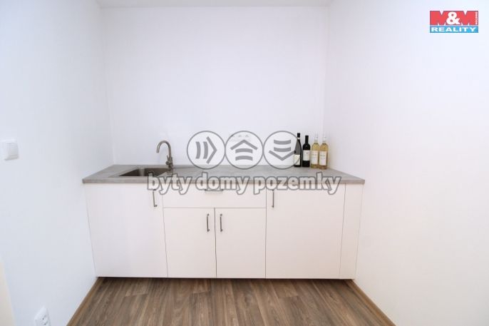 Pronájem, Kancelářský prostor, Měšice