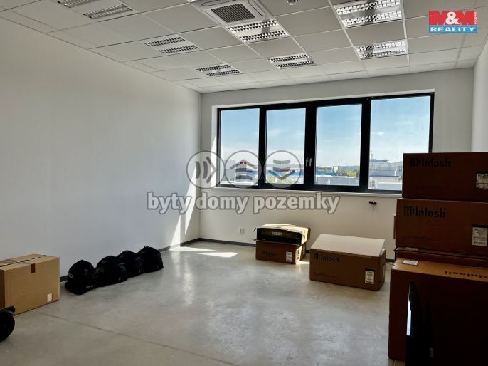 Pronájem, Obchod a služby, Nupaky