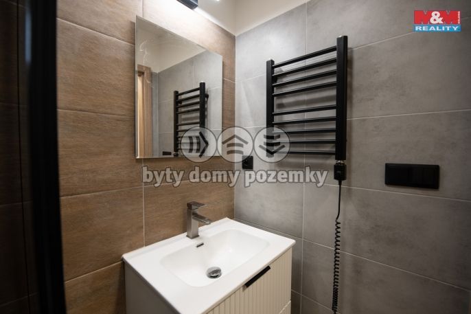 Pronájem, Byt 1+kk, Pardubice