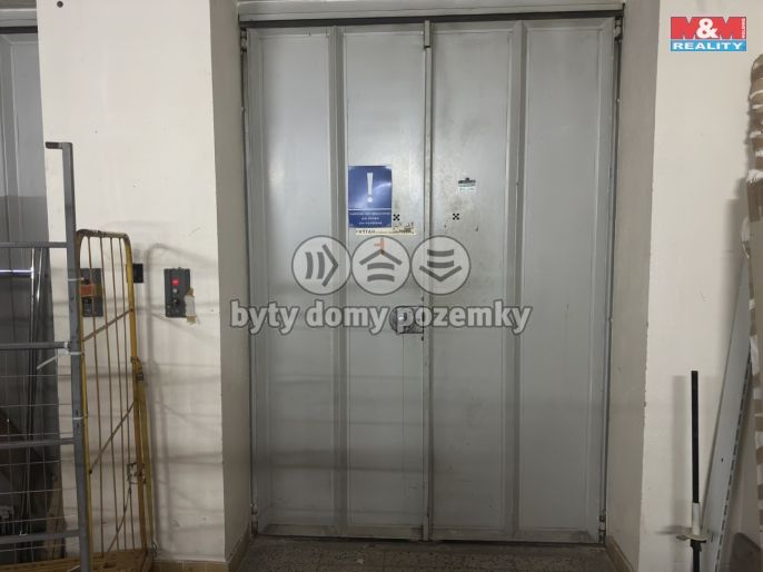 Pronájem, Obchod a služby, Štětí