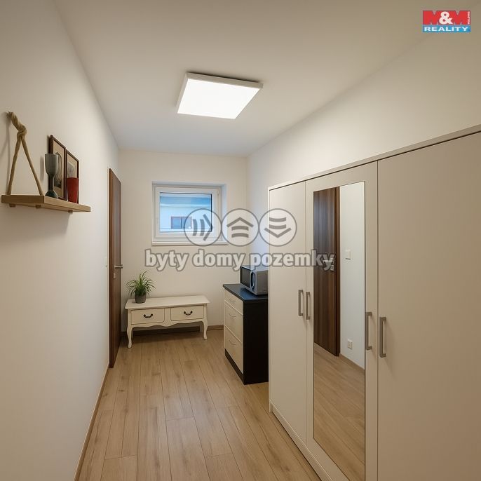 Pronájem, Byt 1+kk, Škvorec