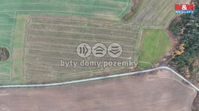 Prodej, Pole, Předhradí