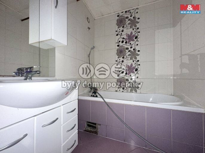Prodej, Byt 4+1, Obrnice