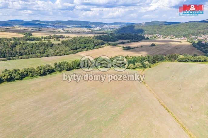 Prodej, Pole, Lochovice