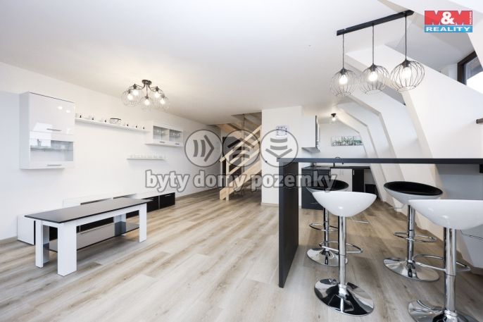 Prodej, Obchod a služby, Zvole