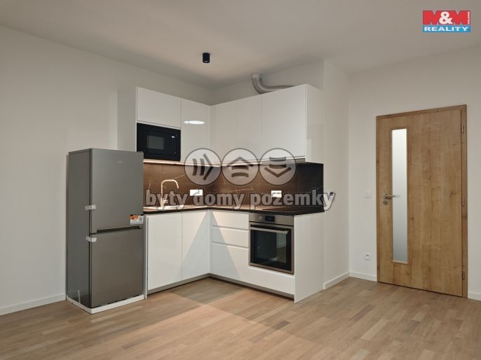 Pronájem, Byt 1+kk, Uhlířské Janovice