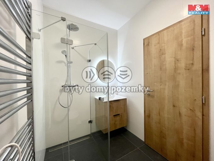 Pronájem, Byt 1+kk, Uhlířské Janovice