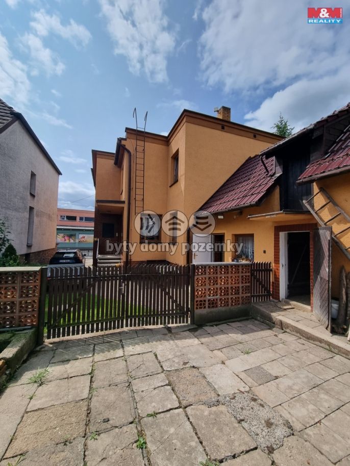 Prodej, Obchod a služby, Píšť