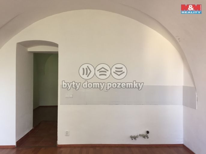 Pronájem, Obchod a služby, Hranice