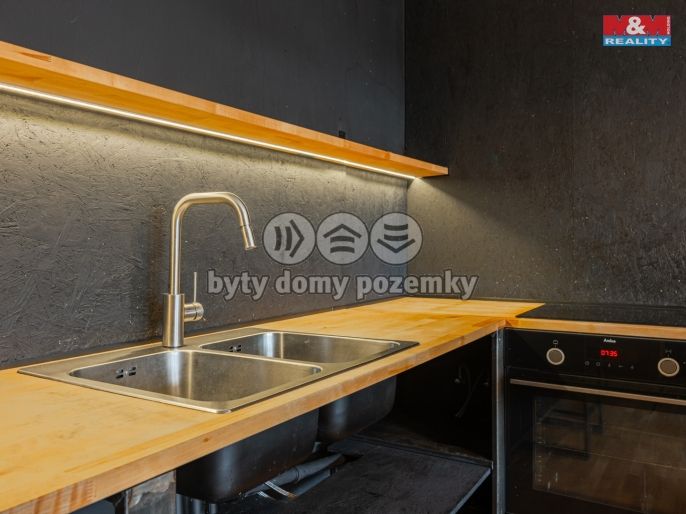 Prodej, Byt 1+kk, Kozmice