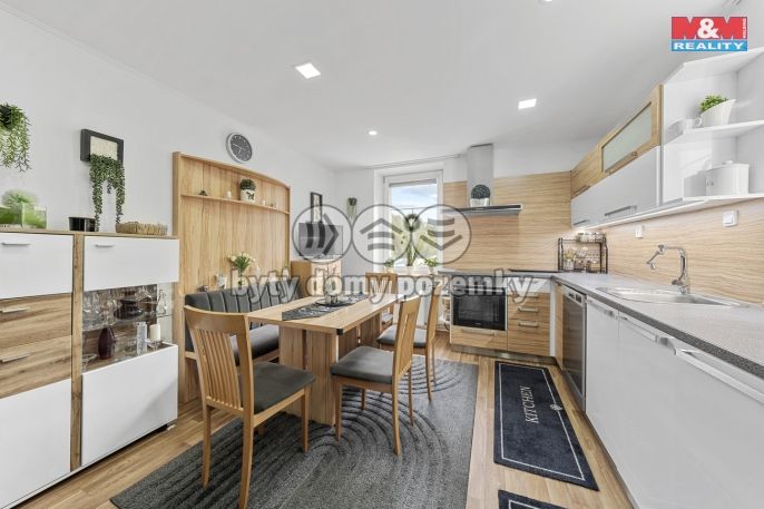 Prodej, Byt 4+1, Děčín