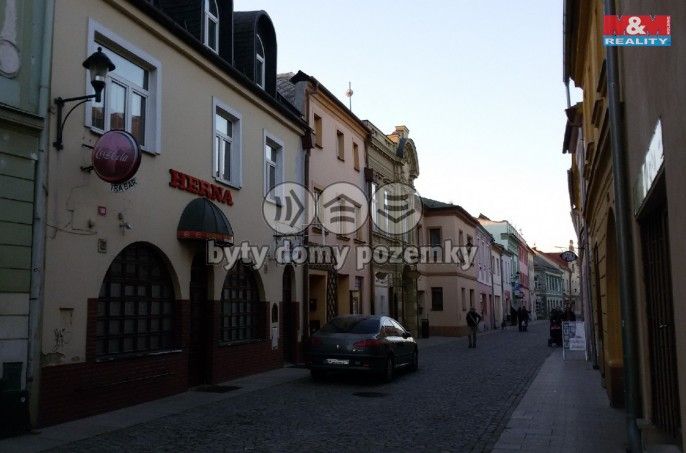 Na okoldovm koleku me bt nap. i relif oblieje, ale je nutn dodat kresbu v linkch (vektorov grafika). Svatebn Janeba. V ppad zjmu o firemn okoldov koleko s vlastn grafikou - okoldovna Troubelice