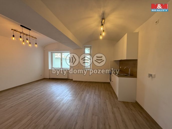 Pronájem, Byt 1+kk, Třebechovice pod Orebem