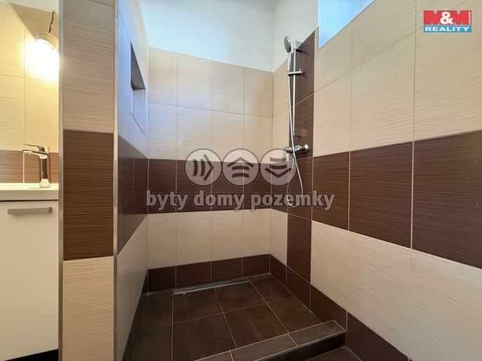 Prodej, Zemědělská usedlost, Chrášťany