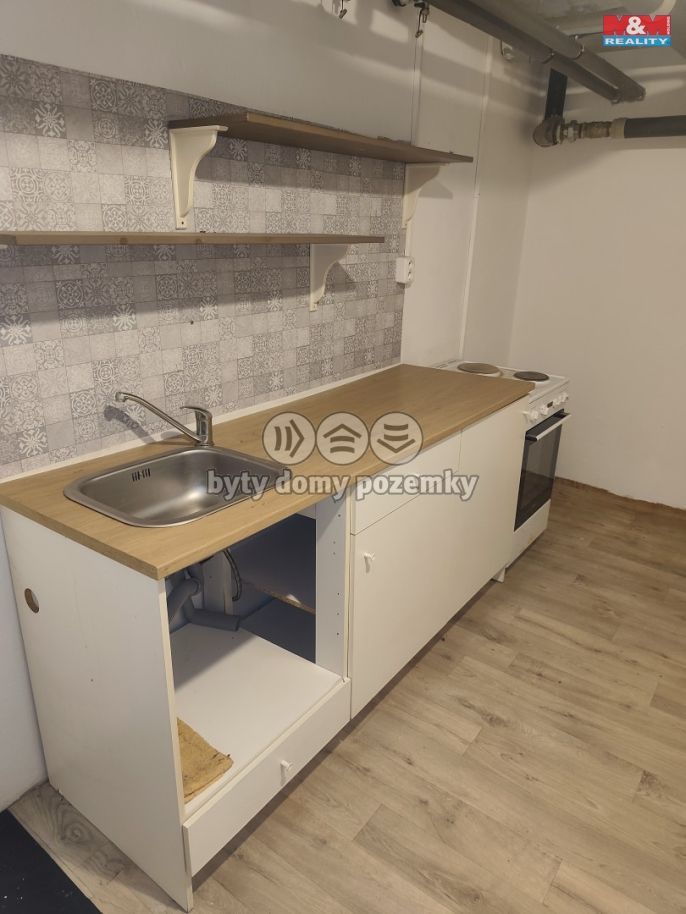 Pronájem, Byt 1+1, Lány