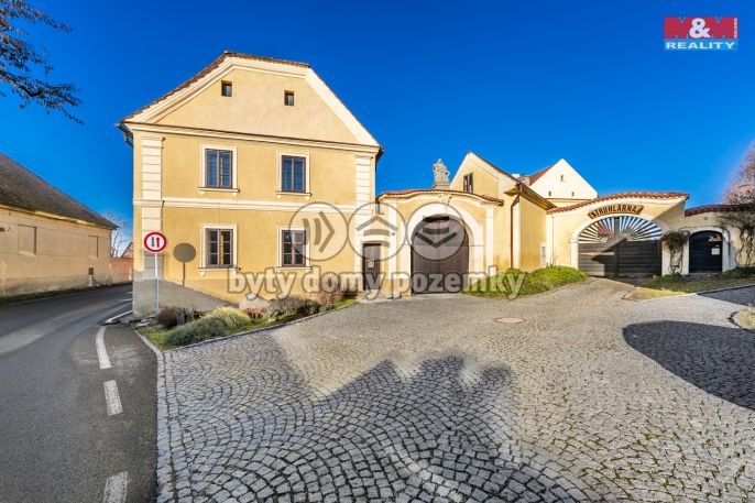 Pronájem, Zemědělská usedlost, Dobrovíz