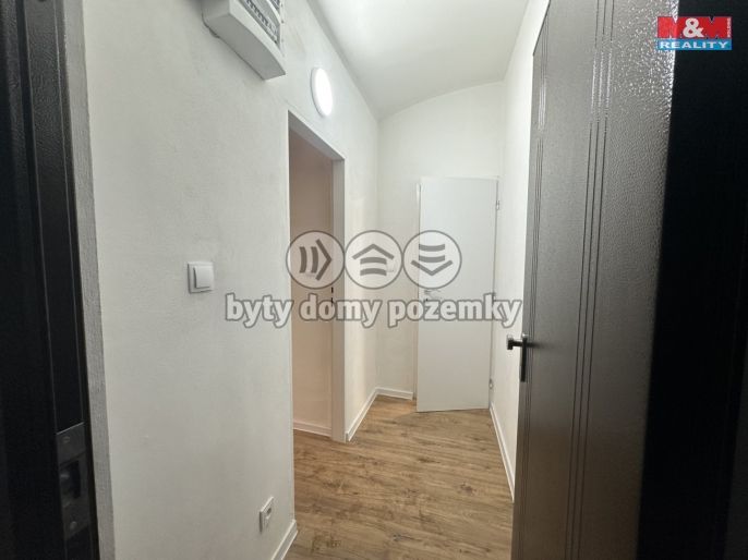 Pronájem, Byt 2+kk, Benešov nad Ploučnicí