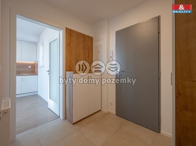 Pronájem, Byt 1+kk, Benešov