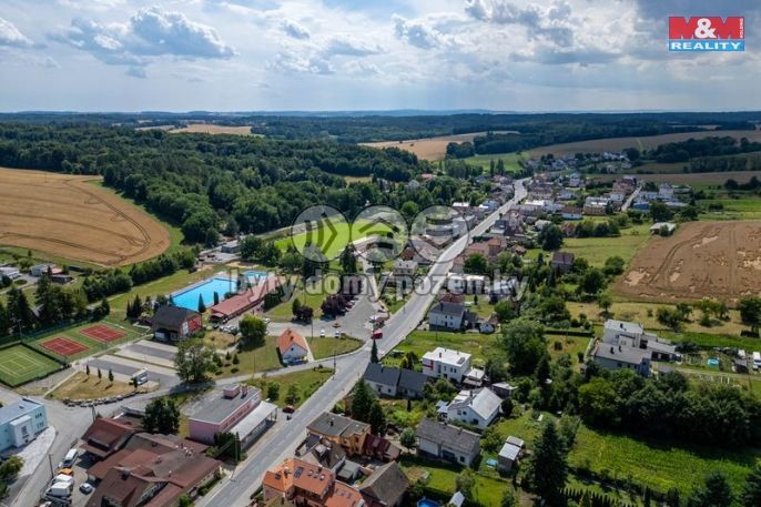 Prodej, Obchod a služby, Píšť