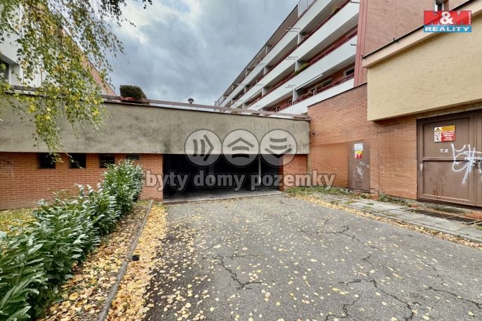 Pronájem, Garážové stání, Zlín