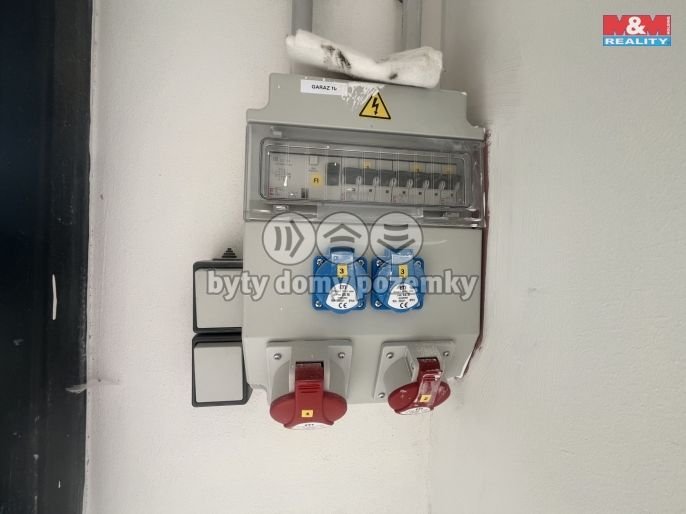 Pronájem, Garáž, Újezdec