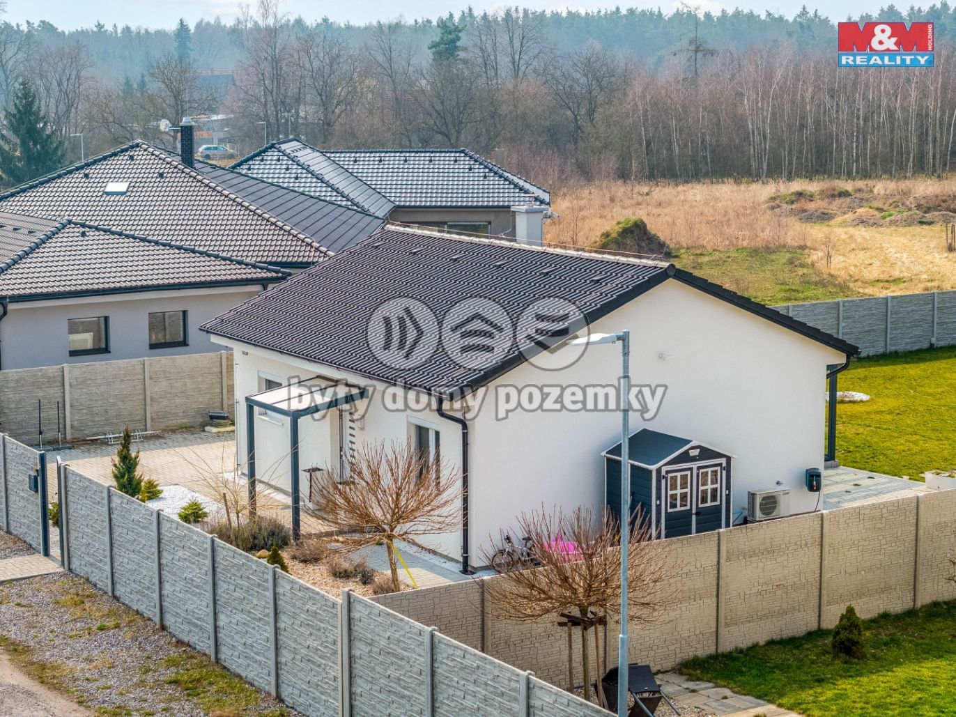 Dům