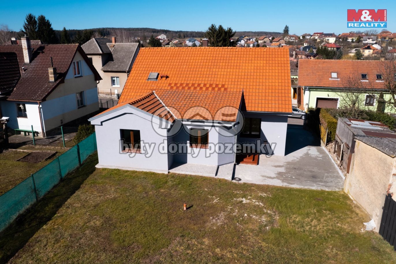 Dům