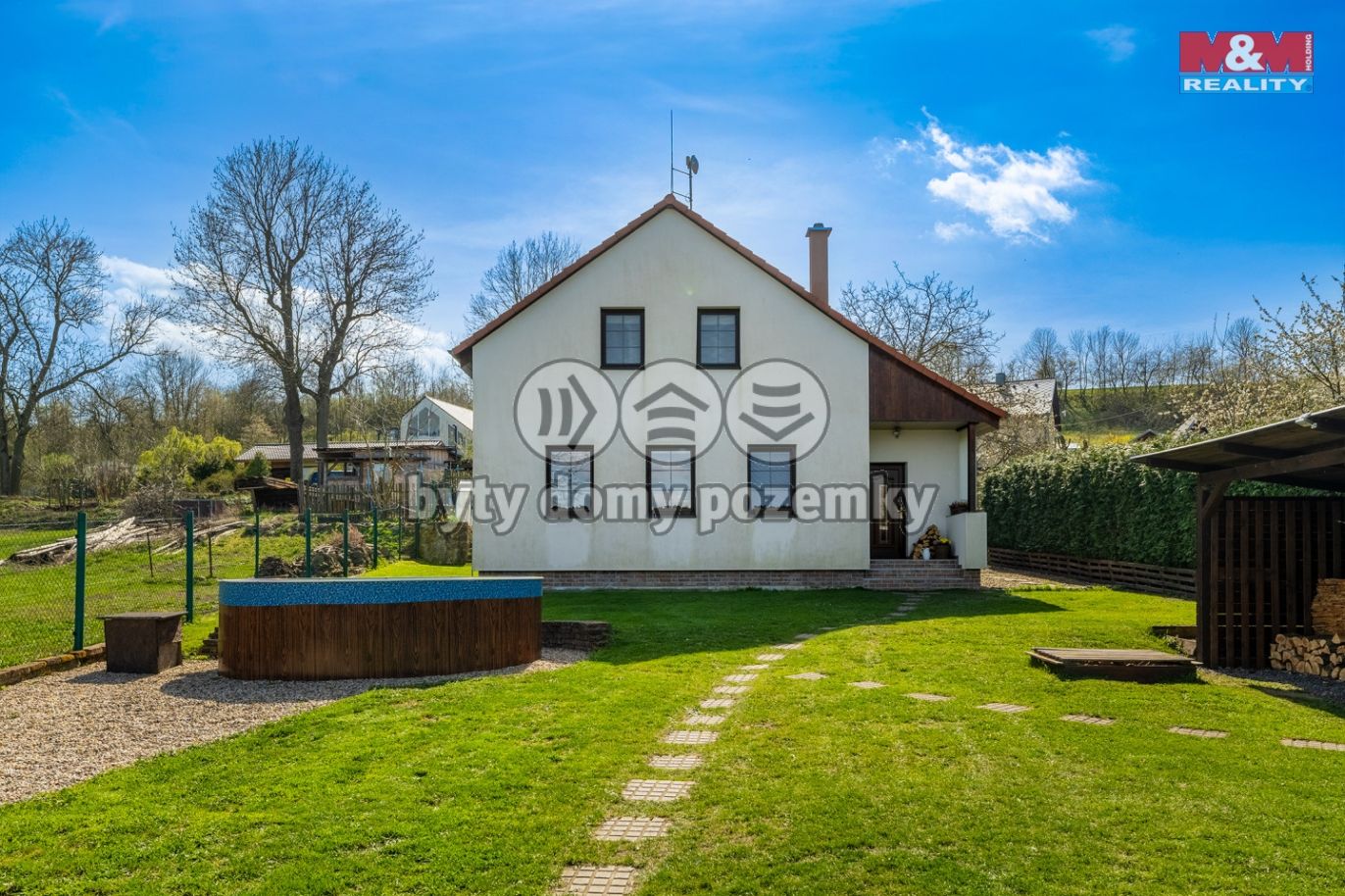 Dům