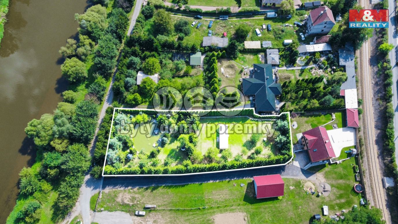 Kloc foto dron ramecek-min.png