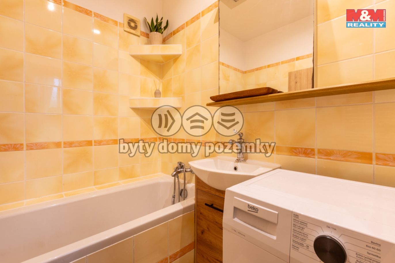 Realitni╠ü fotografie - Louny - Kla╠üra Pr╠îibi╠ükova╠ü - 9.jpg