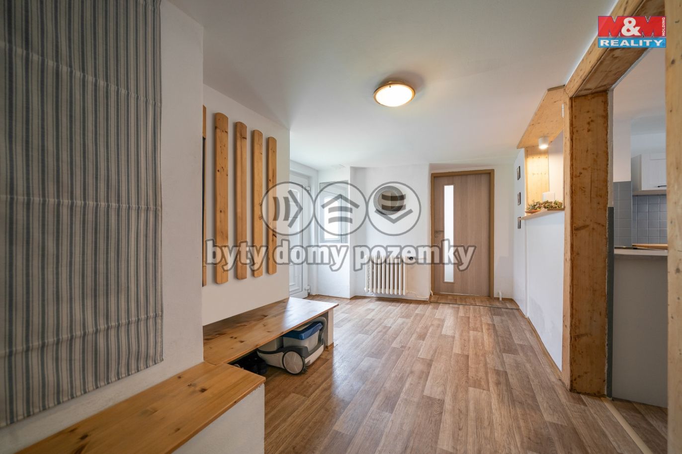 Prodej rodinného domu, 153 m², Všechromy