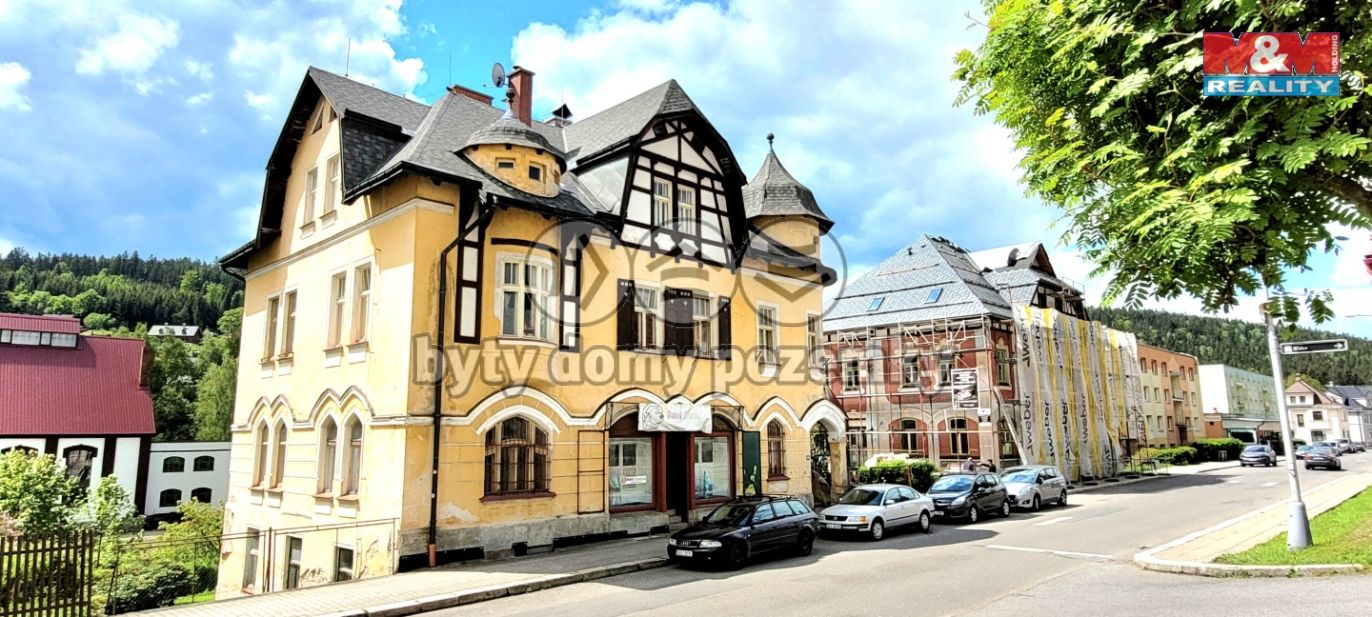 Dům