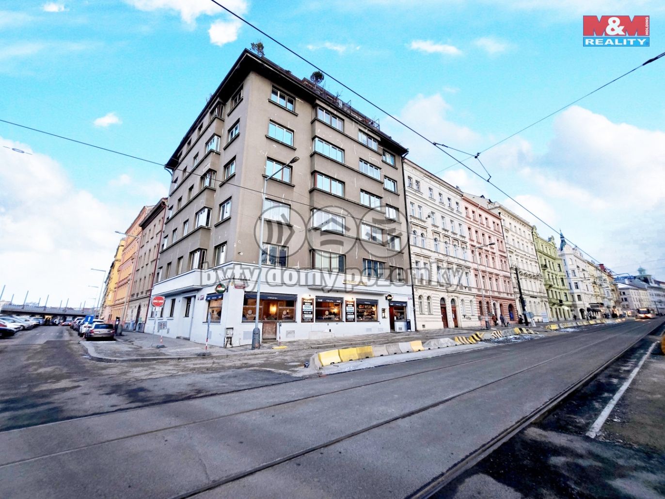 Dům