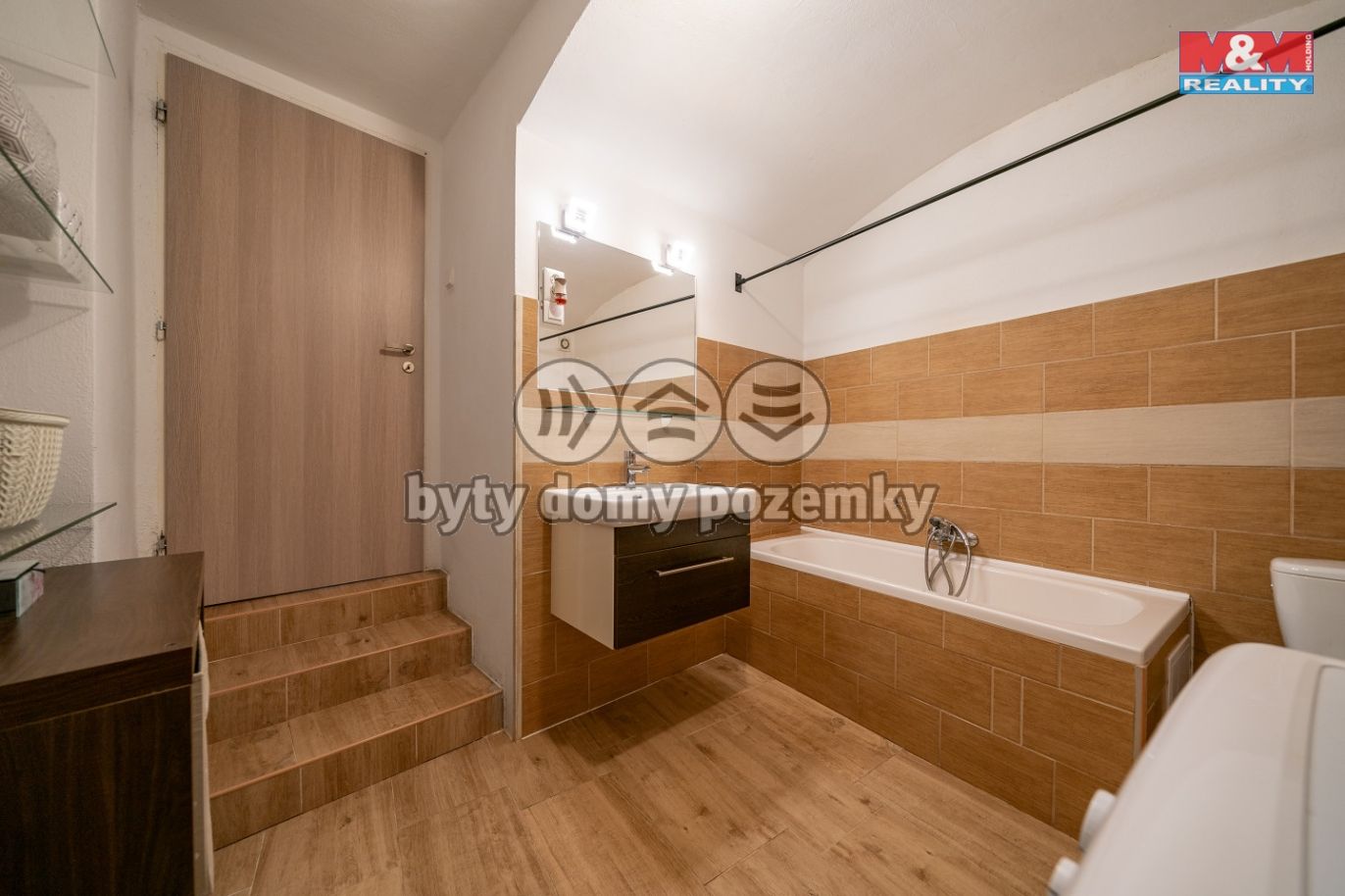 Prodej rodinného domu, 153 m², Všechromy