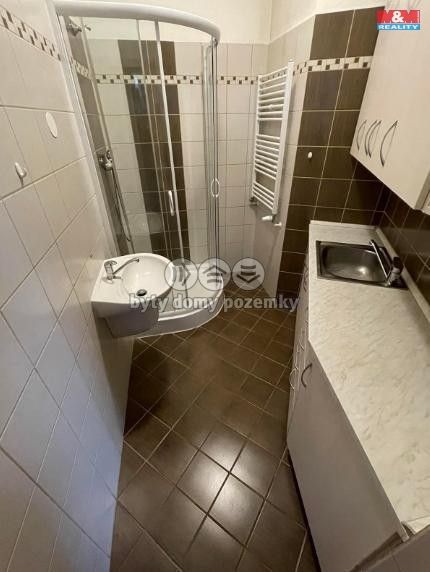 IMG-b43709081823fe1b7afca21ebc45b4c3-V.jpg