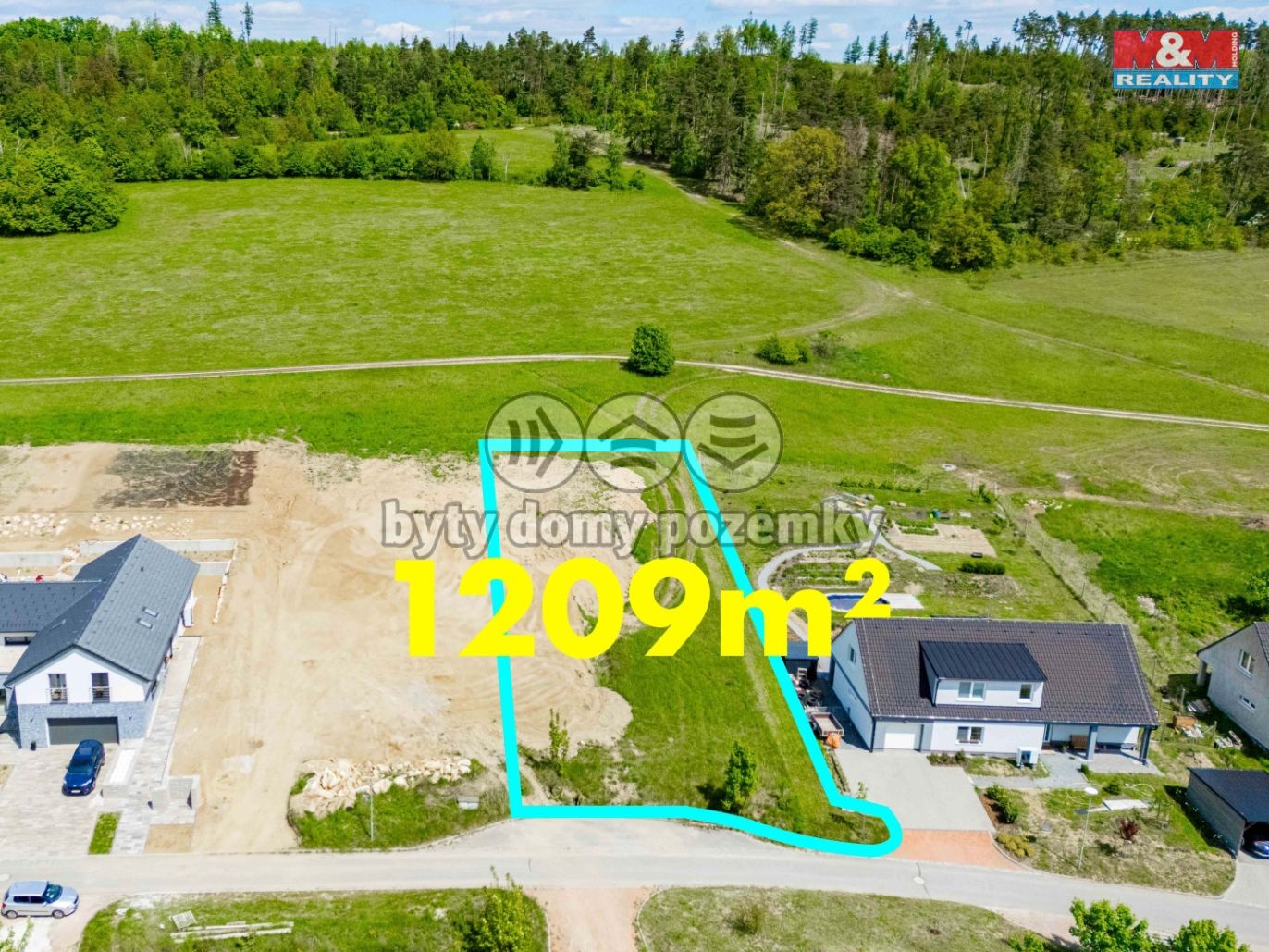 pravý pozemek