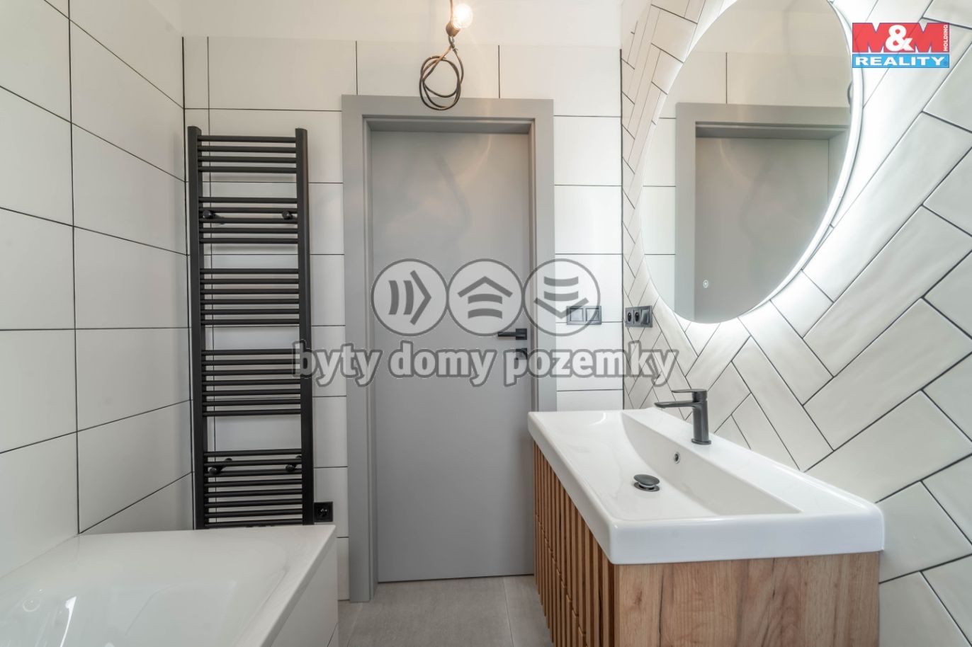 SKR03949-HDR.jpg