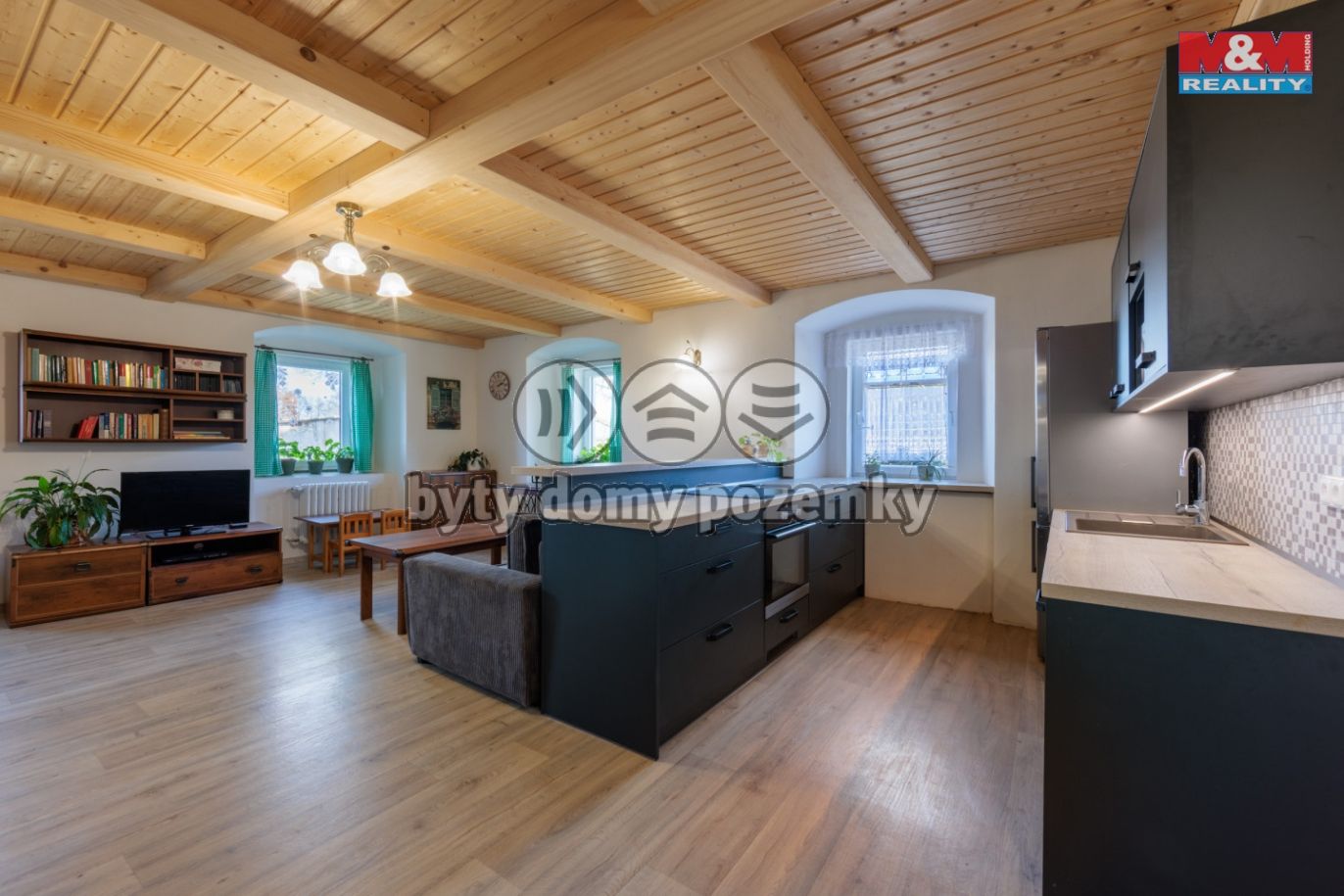 6U1A8558-HDR.jpg