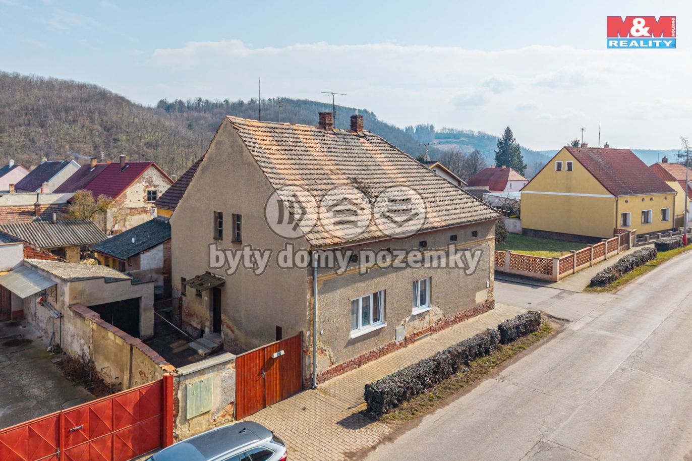 dům