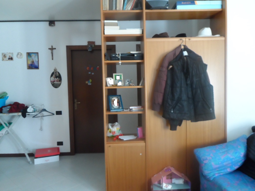 Stock arredamento casa sala pranzo libreria televisore ...