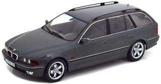 BMW e39 540i touring 5er 1997 grau met Modellauto 181082 KK-Scale 1:18