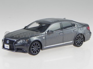 Lexus LS 460 F Sport mercury grey Modellauto 03659gr Kyosho 1:43