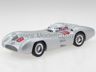 Mercedes W196 R Stromlinie JM Fangio GP Monza Nr18 Modellauto IXO 1:43