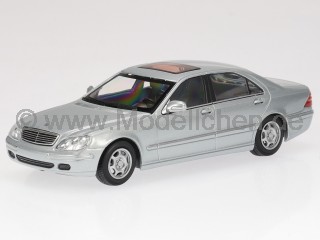 Mercedes W220 S-Klasse 1998 silber Modellauto 940036201 Maxichamps 1:43