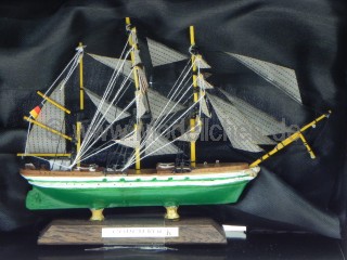 Segelschulschiff Gorch Fock Fertigmodell Velieri 1:700