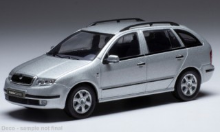 Skoda Fabia 1 Combi 2000 silber met Modellauto CLC471 IXO 1:43