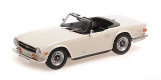 Triumph TR6 1969 weiss LHD Modellauto 155132035 Minichamps 1:18