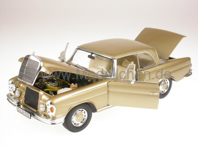 Mercedes_W111_Coupe_gold_Norev_18_vlo.jpg