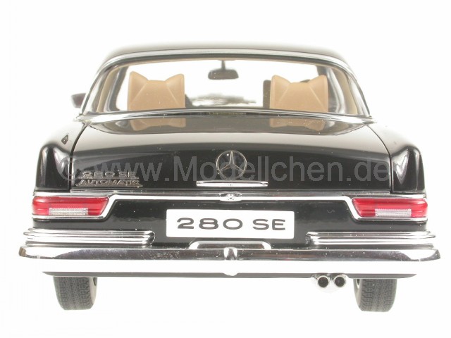 Mercedes_W111_Coupe_schwarz_AutoArt_18_hi.jpg